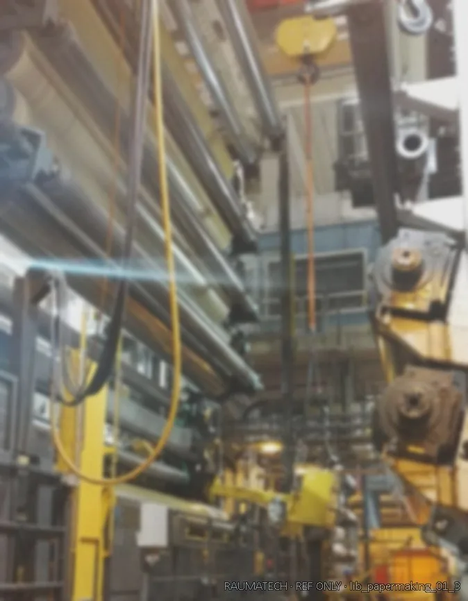 On-machine calender in the PM layout